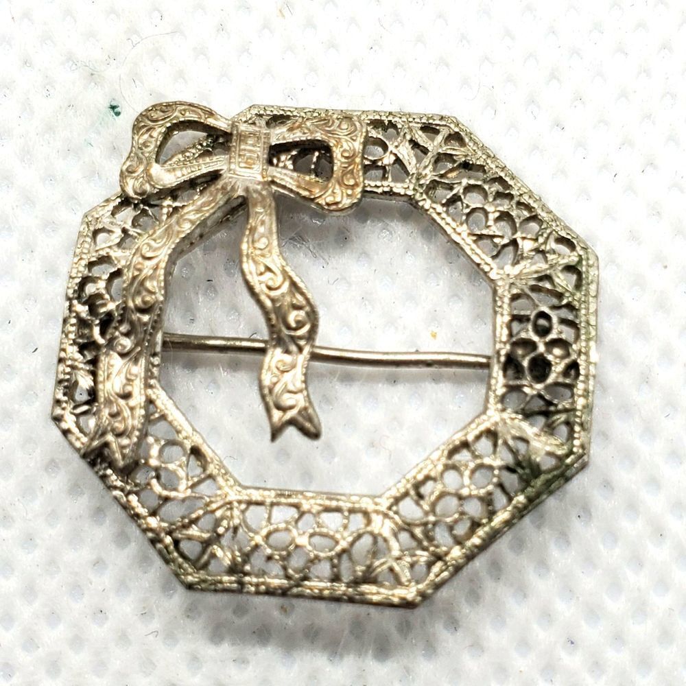 Vintage Silver Wreath Brooch